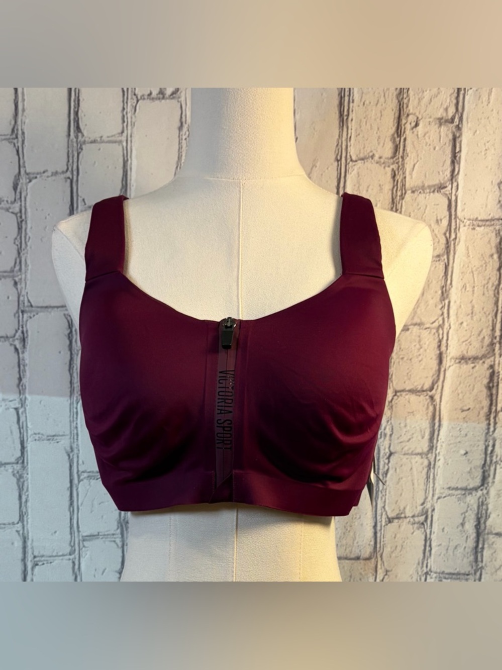 Victoria Sport:Size:36(DD) Women's Wine Front-Zip Sports Bra Maximum Support